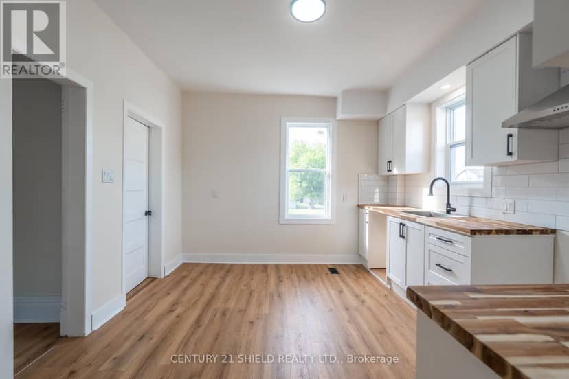 18491 Hughie Munro Street, North Glengarry, photo 6