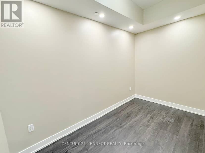 706 - 30 Inn On The Park Drive — photo 18 of 40
