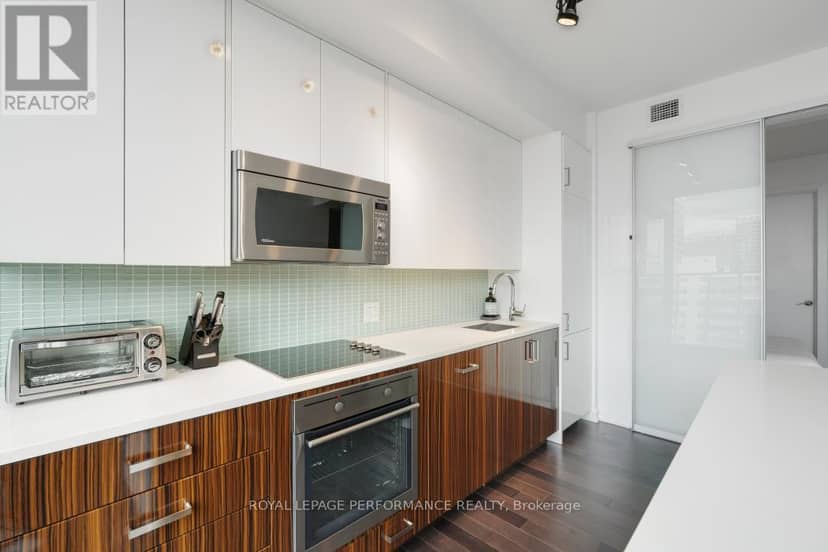 702 - 300 Lisgar Street — photo 13 of 22