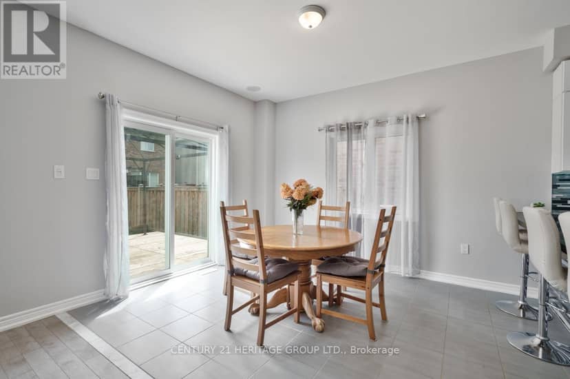 33 Prosser Crescent — photo 11 of 39