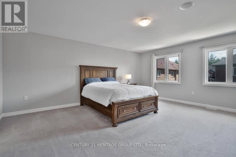 33 Prosser Crescent — photo 17 of 39