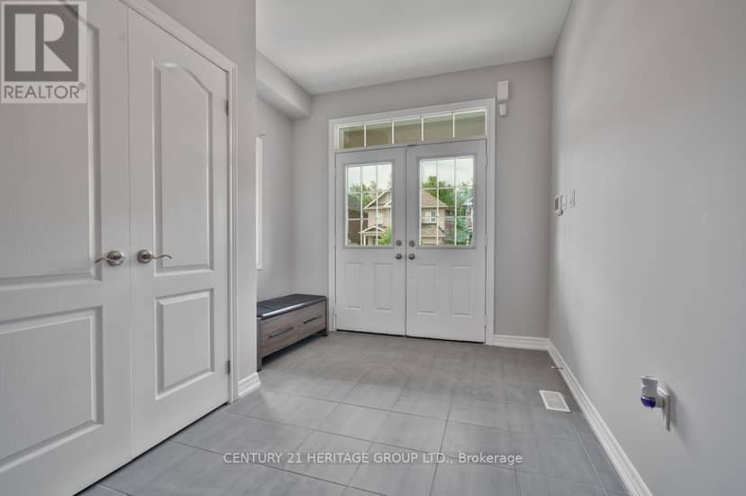 33 Prosser Crescent — photo 3 of 39