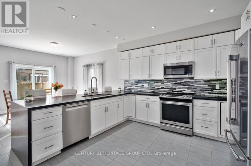 33 Prosser Crescent — photo 7 of 39