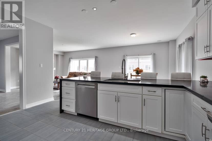 33 Prosser Crescent — photo 9 of 39