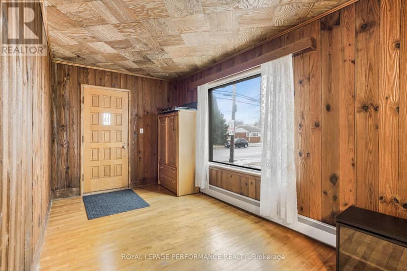 72 Longueuil Street — photo 12 of 37