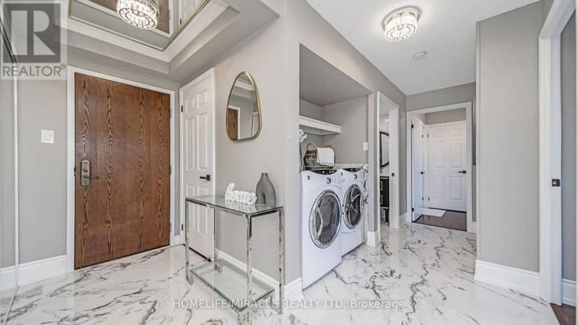 510 - 22 Hanover Road — photo 15 of 40