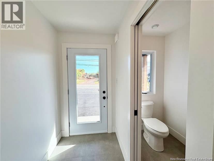 1024 Elmwood Drive — photo 4 of 37