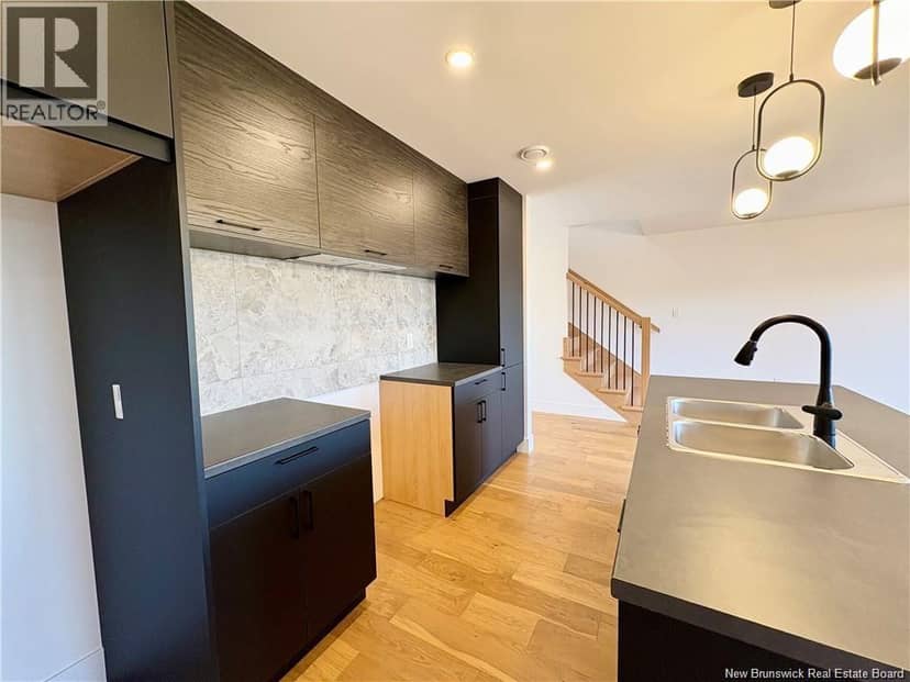 1024 Elmwood Drive — photo 12 of 37