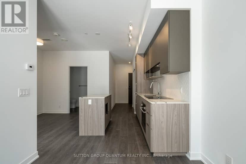 316 - 15 Holmes Avenue — photo 5 of 32