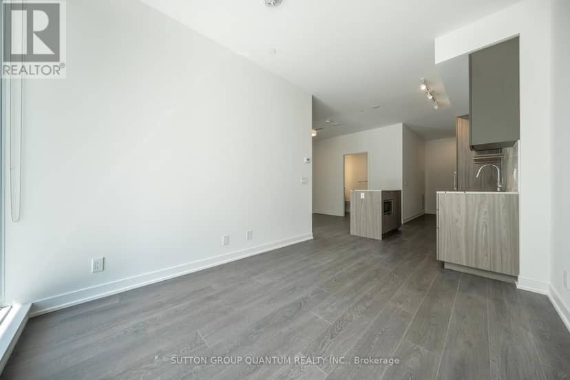 316 - 15 Holmes Avenue — photo 8 of 32