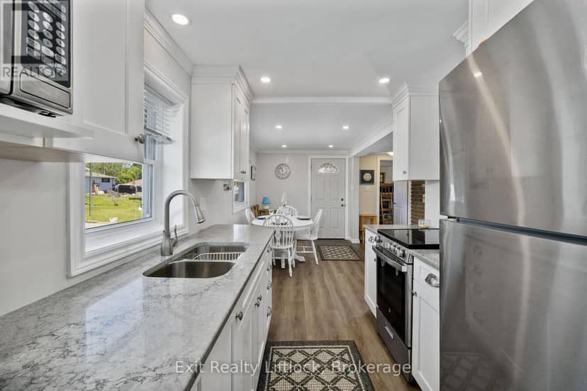 23 Manor Road — photo 16 of 40