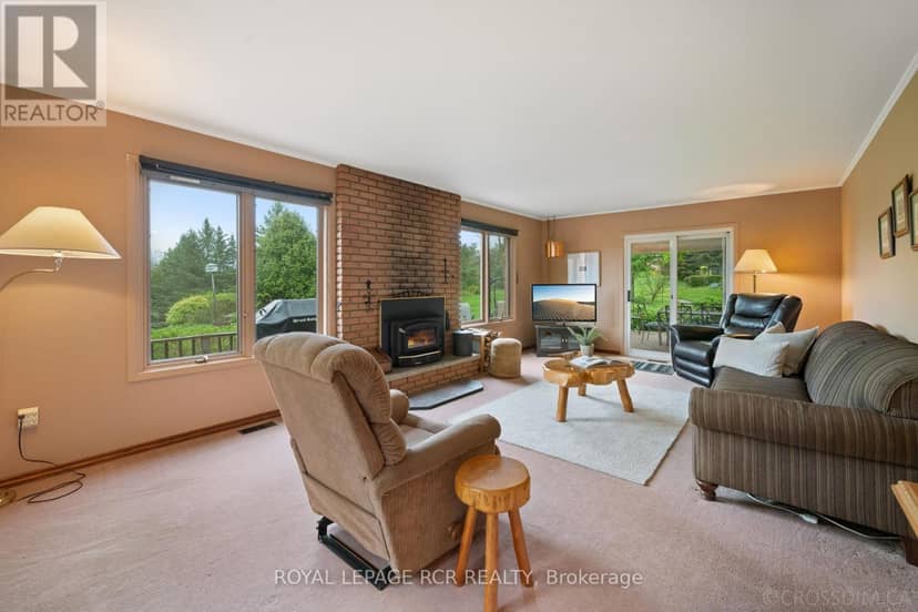 836081 4th Line E — photo 9 of 40