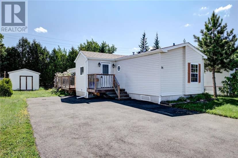 76 Corbin Avenue, Wahnapitae