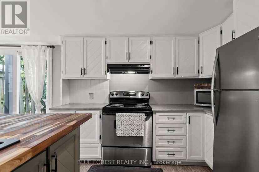 832 Queens Avenue — photo 8 of 28