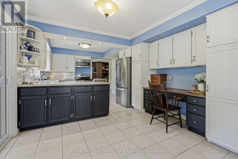 18 Carriage Lane — photo 11 of 40