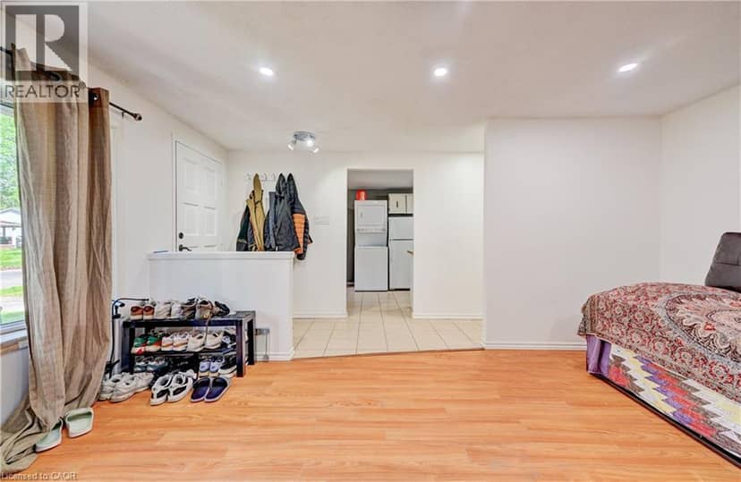 53 HELENE Crescent — photo 10 of 29