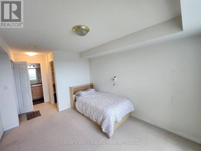 717 - 2020 McNicoll Avenue — photo 8 of 34