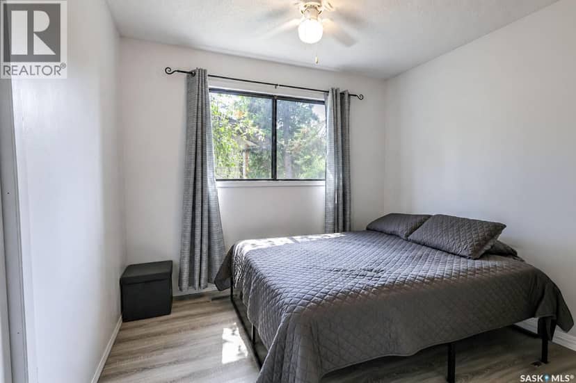 505 Marine DRIVE — photo 13 of 34