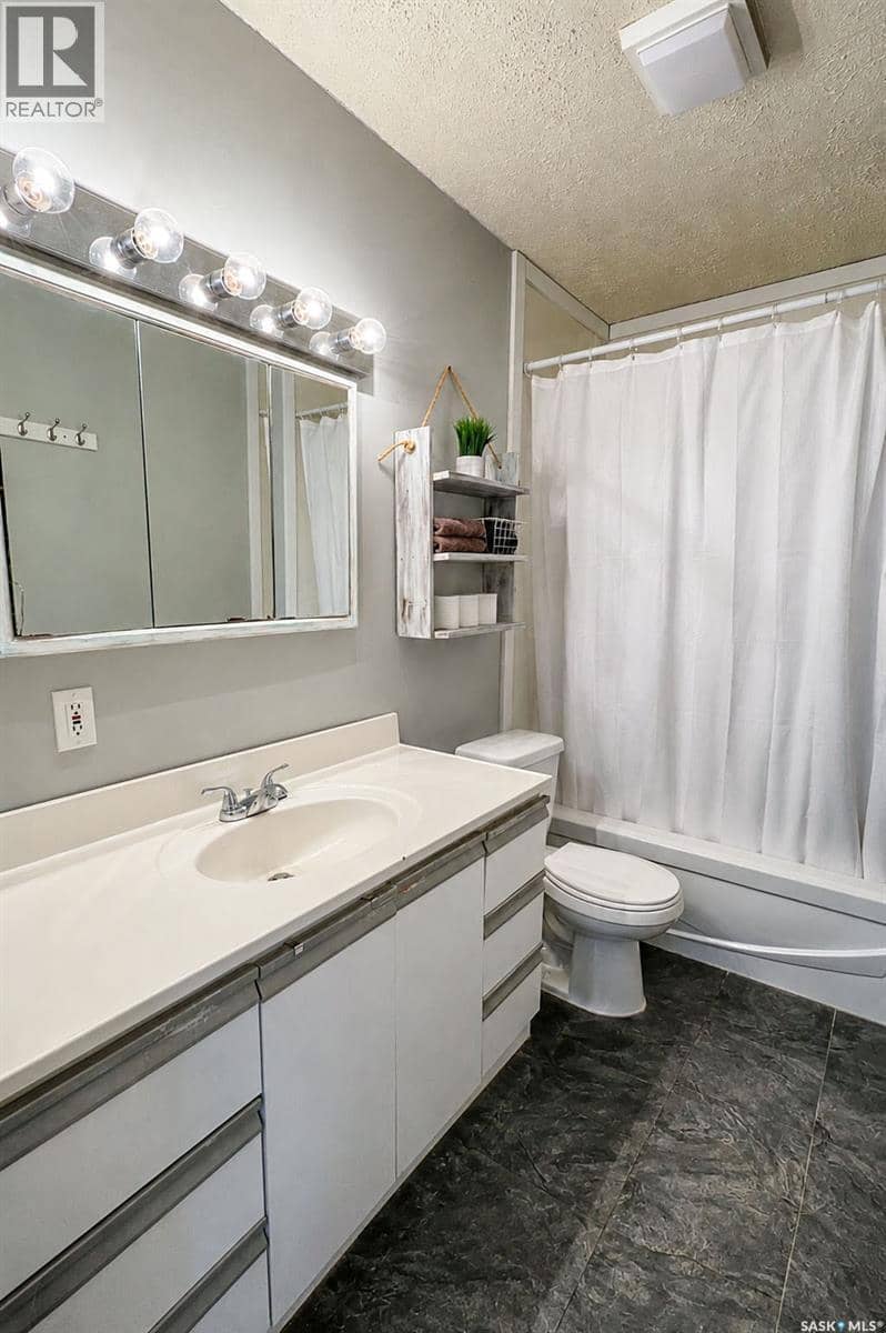 505 Marine DRIVE — photo 14 of 34