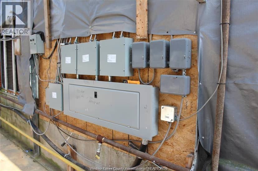 725 Mersea Rd 6 East — photo 10 of 37