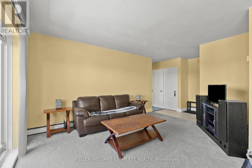 37 - 456 Carlton Street — photo 10 of 27