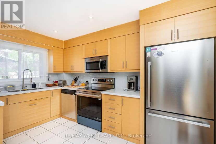 1216 Leewood Drive — photo 16 of 40