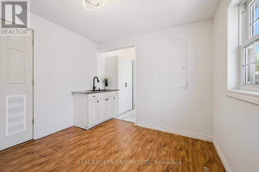 490 Spruce Street — photo 20 of 40