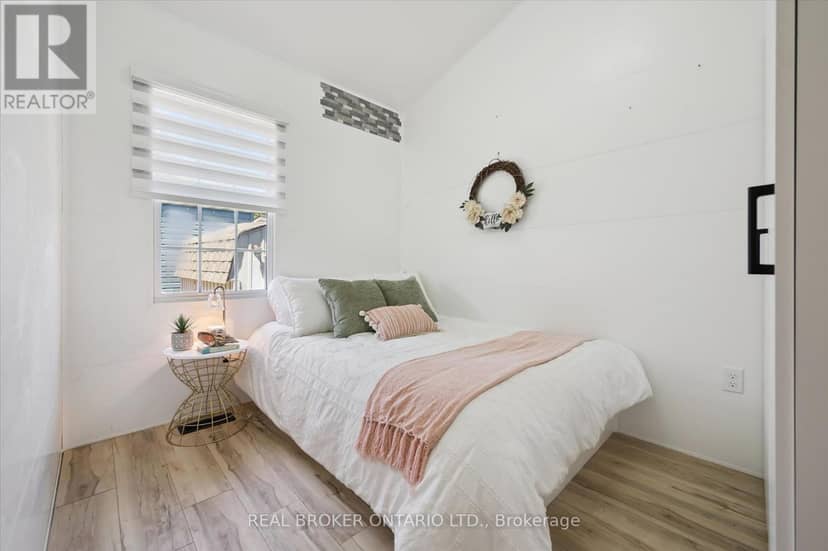 490 Spruce Street — photo 22 of 40