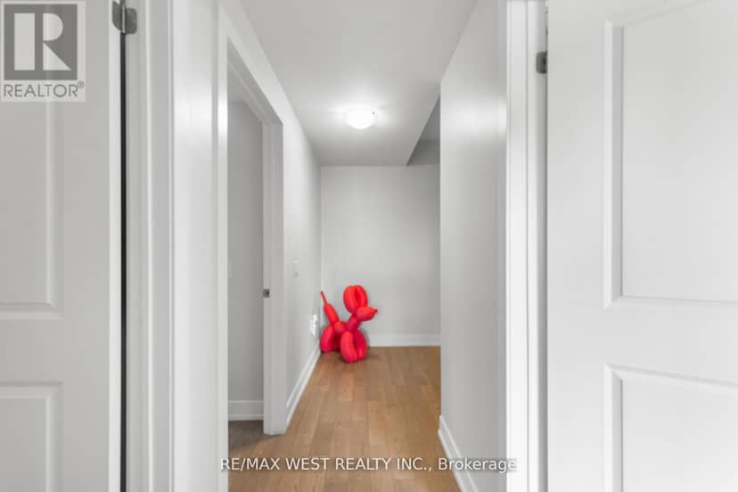 225 - 1062 Douglas McCurdy Common — photo 21 of 31