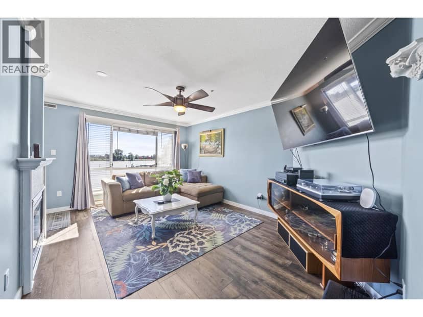 312 6 RENAISSANCE SQUARE, New Westminster, photo 4