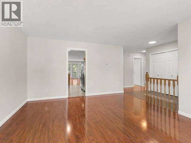 34 Thompson Road — photo 7 of 38
