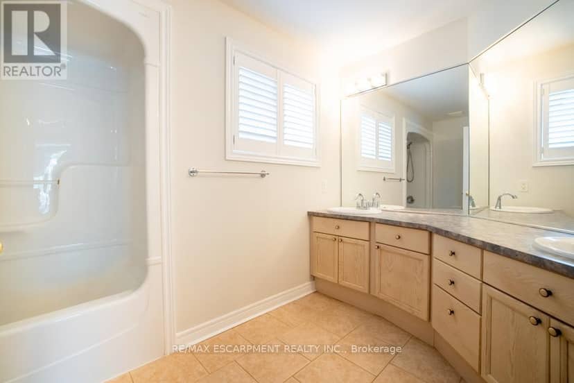 8 Sophie Court — photo 29 of 40