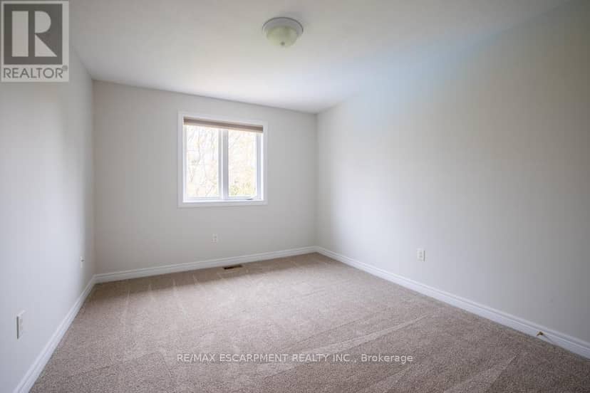 8 Sophie Court — photo 32 of 40