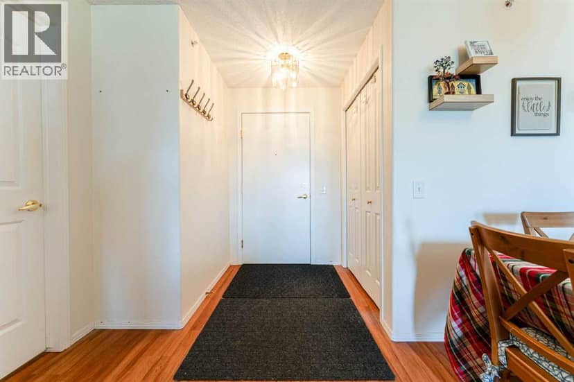 415, 5000 Somervale Court SW, Calgary, photo 2