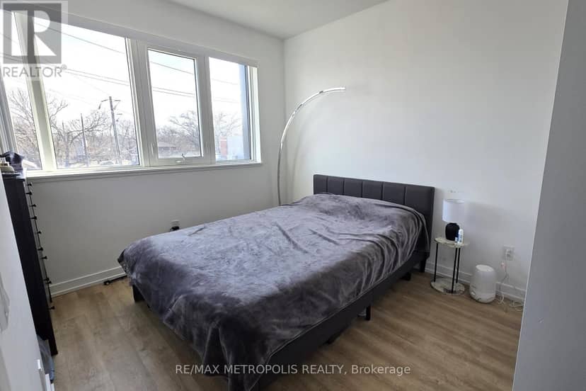 308 - 2300 St Clair Avenue W — photo 12 of 29