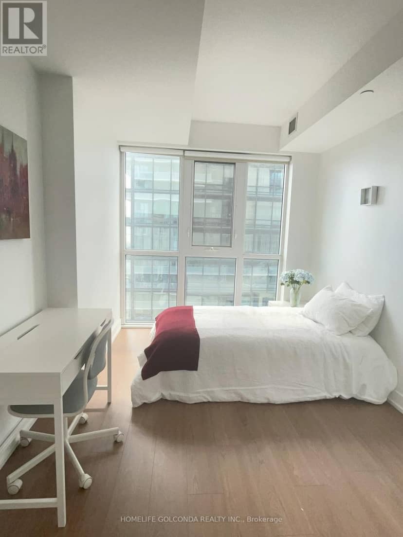 5001 - 7 Grenville Street — photo 17 of 27