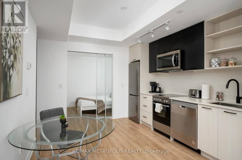 407 - 2300 St Clair Avenue W, Toronto, photo 8