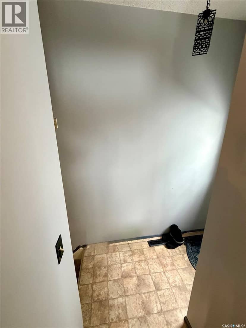 610 Main STREET — photo 2 of 40