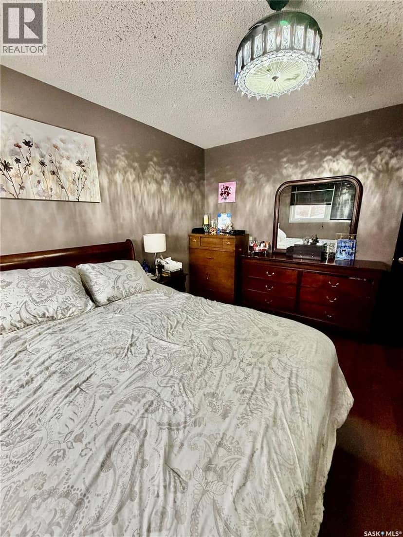 610 Main STREET — photo 11 of 40