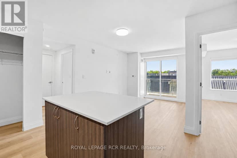 808 - 58 Lakeside Terrace — photo 10 of 39