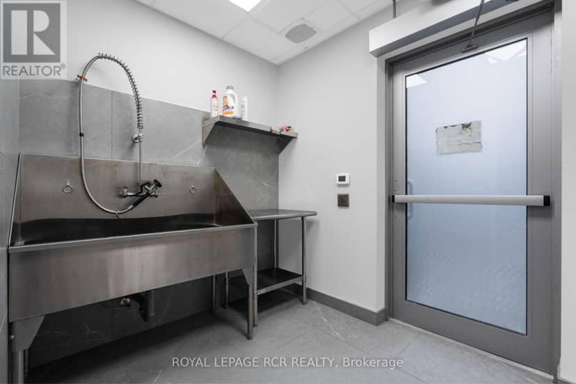 808 - 58 Lakeside Terrace — photo 31 of 39