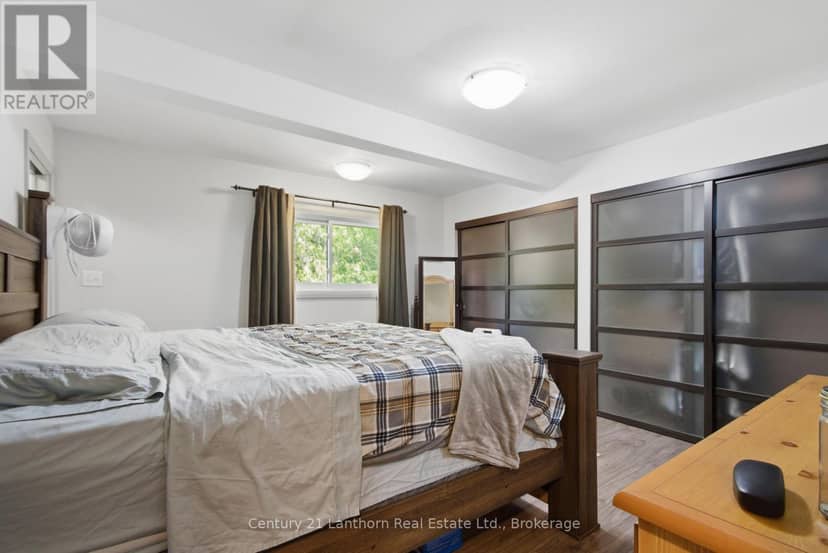 24 Cory Crescent — photo 6 of 17