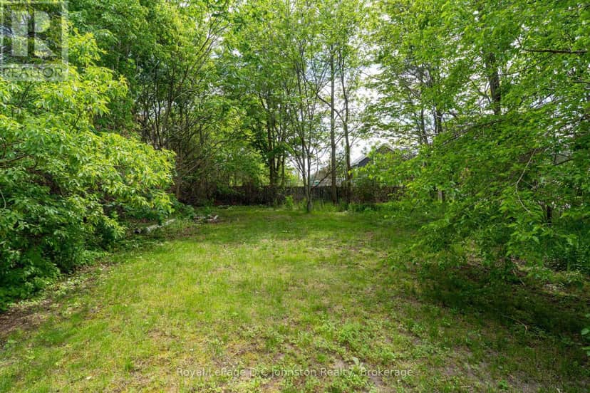 561 Wellington Street — photo 22 of 24