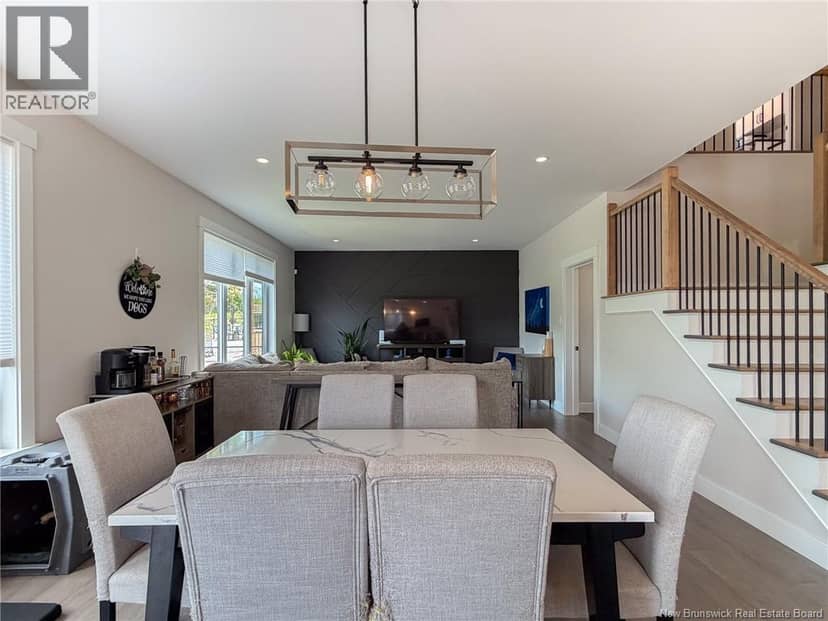 7 Aurora Street — photo 11 of 40