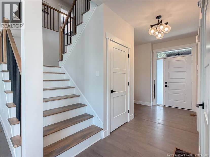 7 Aurora Street — photo 8 of 40