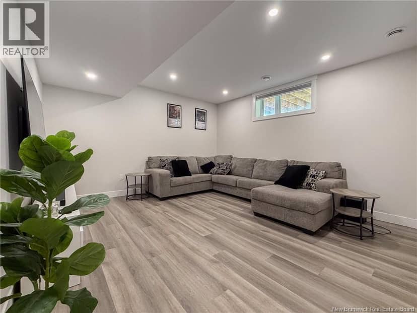 7 Aurora Street — photo 39 of 40