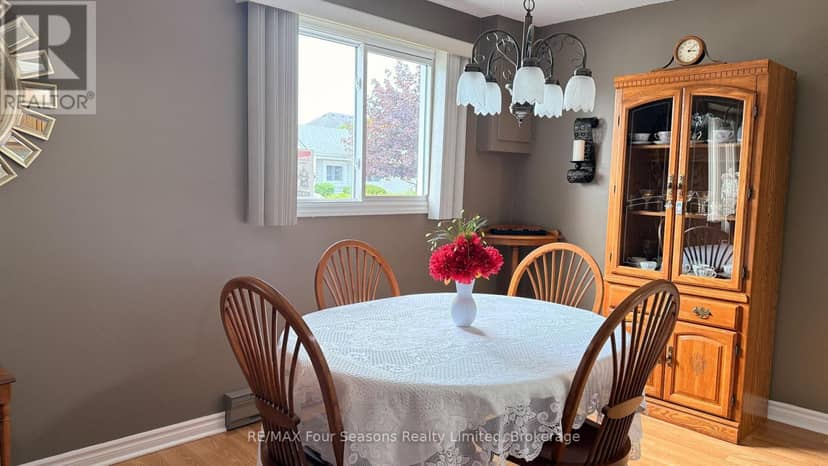 50 - 303 Waterloo Street — photo 15 of 23
