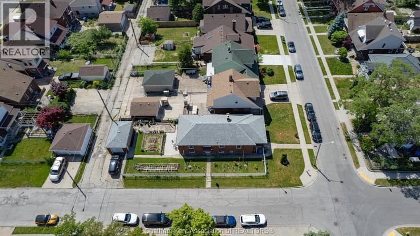 1402 Elsmere AVENUE, Windsor, photo 3