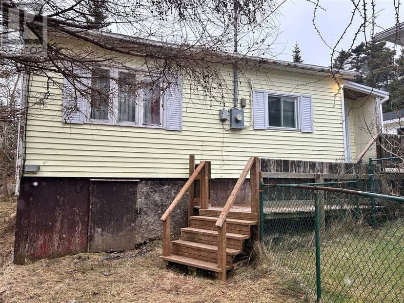 25A Sampson's Lane, Freshwater