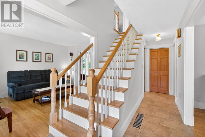 23 Hillside Drive — photo 15 of 40